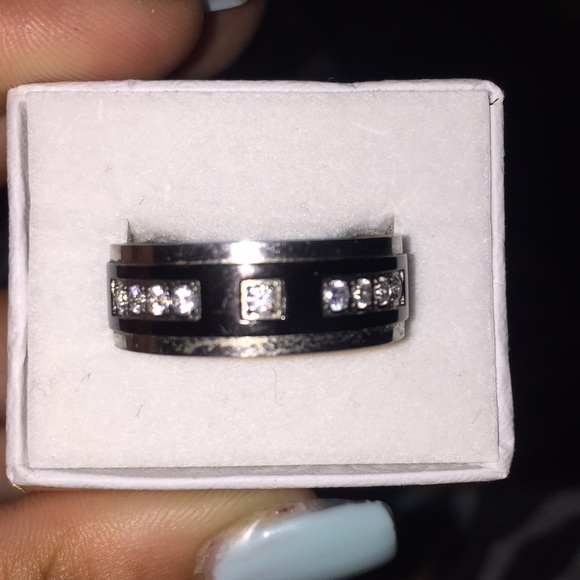 Men’s Wedding Band - Picture 2 of 2